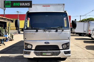 Ford Cargo 1119 2015 Chassi + Baú de Alumínio Prata (BIG-6565)
