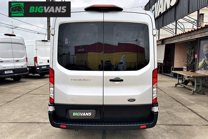 Galeria de fotos - Transit 2023 L3H2 Minibus Automática 15L Prata (BIG-0D83)