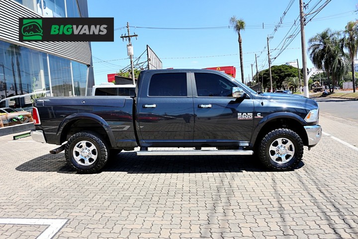 Galeria de fotos - RAM 2500 2017 Laramie CD 4x4 Cinza Dodge RAM BOX (BIG-9G79)