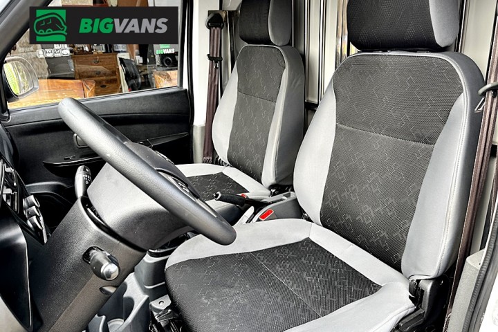 Galeria de fotos - EFFA V25 2024 Furgão Completo Branco (JOR-2G01)