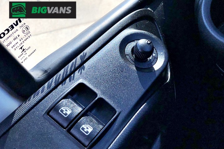 Galeria de fotos - Iveco 2023 Daily 35-160 Chassi + Baú de Alumínio Branca (BIG-0J28)