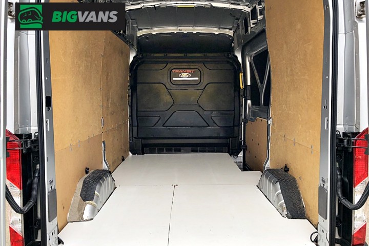 Galeria de fotos - Ford Transit 2023 L2H3 Furgão Longo Completo Prata (BIG-0J72)