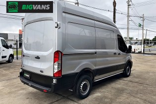 Ford Transit 2023 L2H3 Furgão Longo Completo Prata (BIG-0J72)
