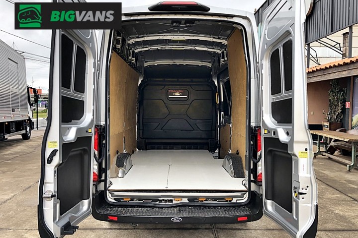 Galeria de fotos - Ford Transit 2023 L2H3 Furgão Longo Completo Prata (BIG-0J72)