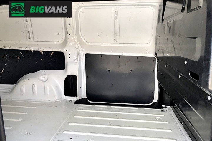Galeria de fotos - Jumpy 2024 Furgão Cargo Completo Branco (BIG-7F43)